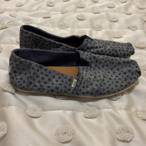 TOMS - Picture 3 of 4